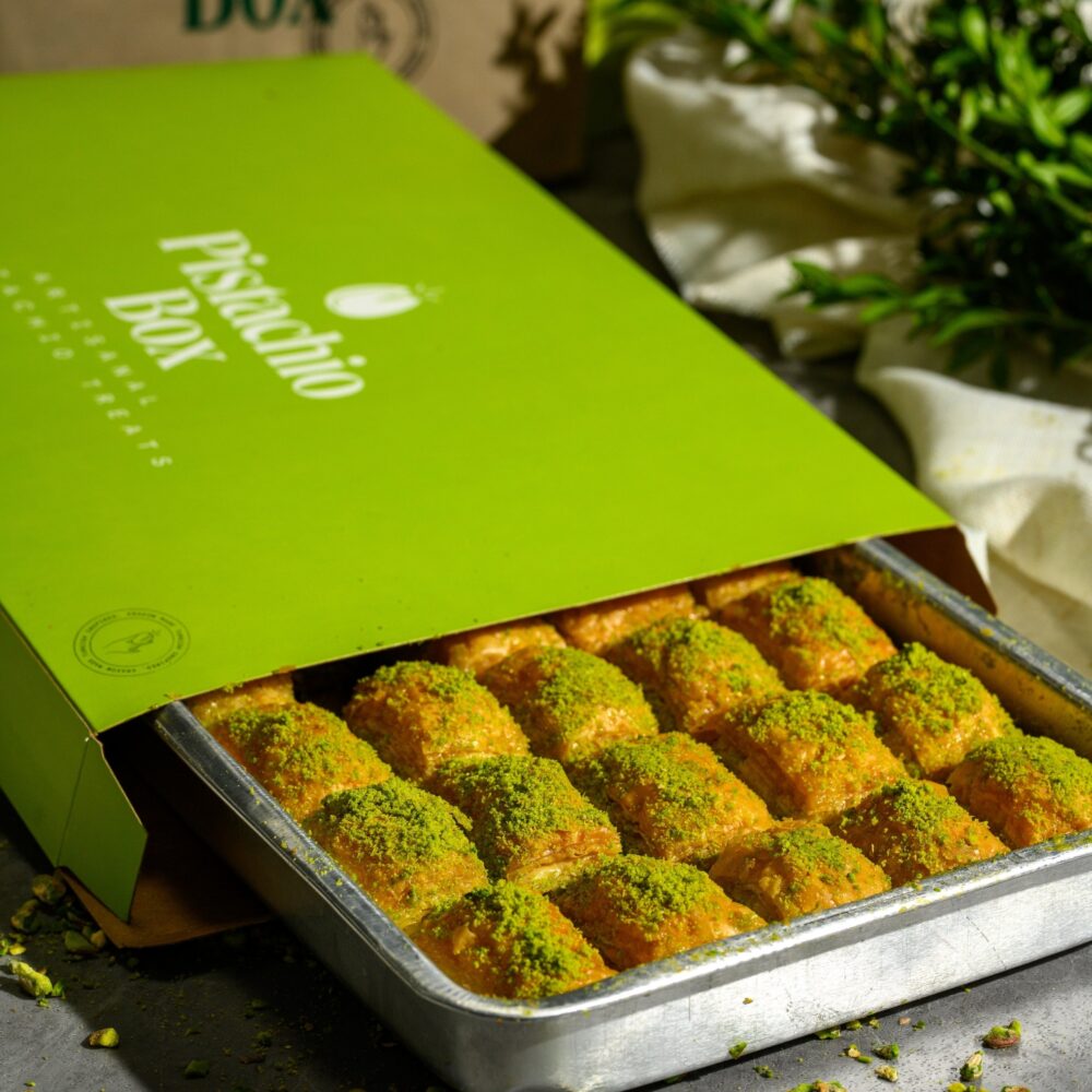 Zbliżenie na pistacje z Gaziantep w baklawie pistacjowej
