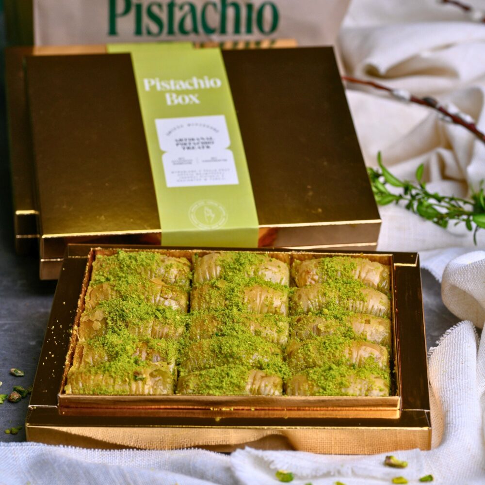 Burma Pistacjowa w eleganckim pudełku – luksusowy prezent